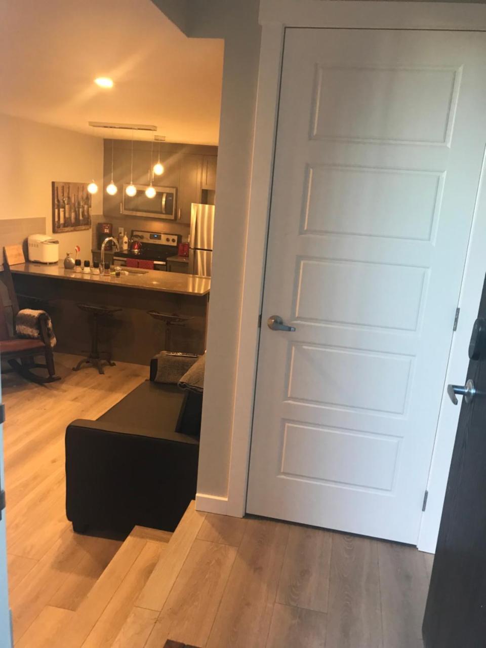 Home Sweet Condo Calgary Extérieur photo