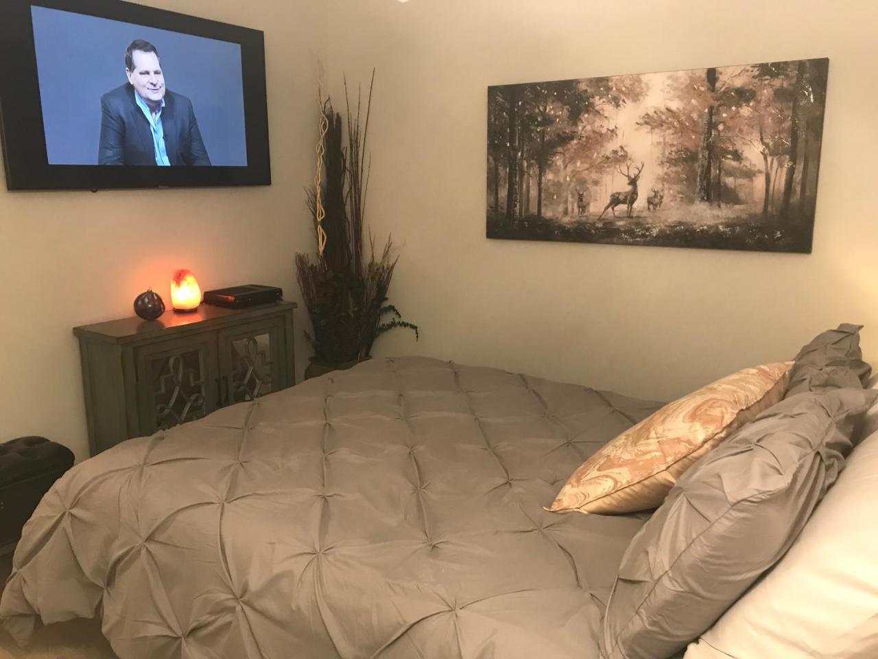 Home Sweet Condo Calgary Extérieur photo