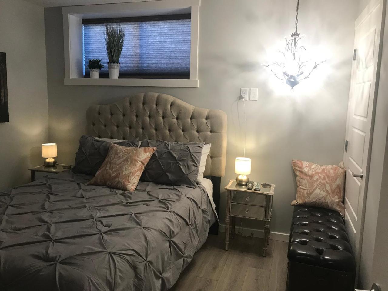 Home Sweet Condo Calgary Extérieur photo