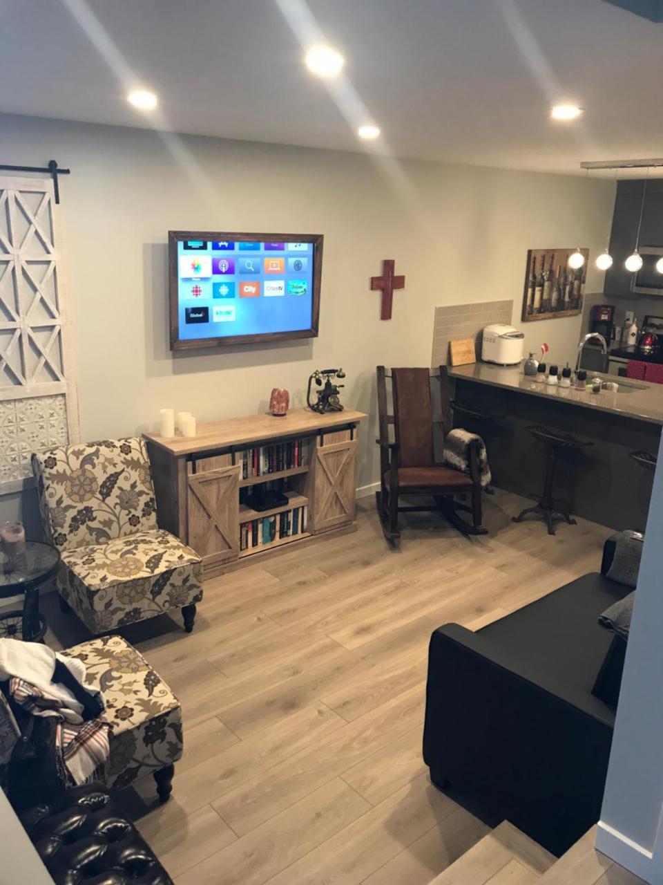 Home Sweet Condo Calgary Extérieur photo
