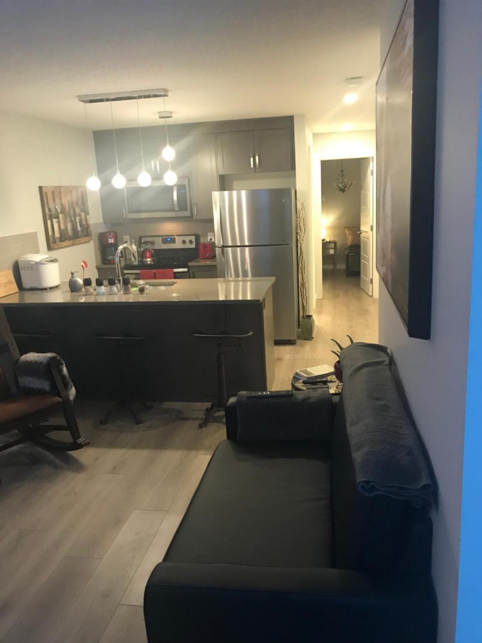 Home Sweet Condo Calgary Extérieur photo